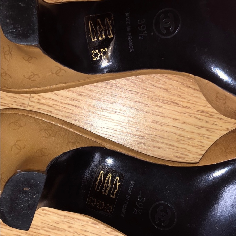 OFFERS ACCEPTED Authentic Chanel monogram sandal - Picture 5 of 8